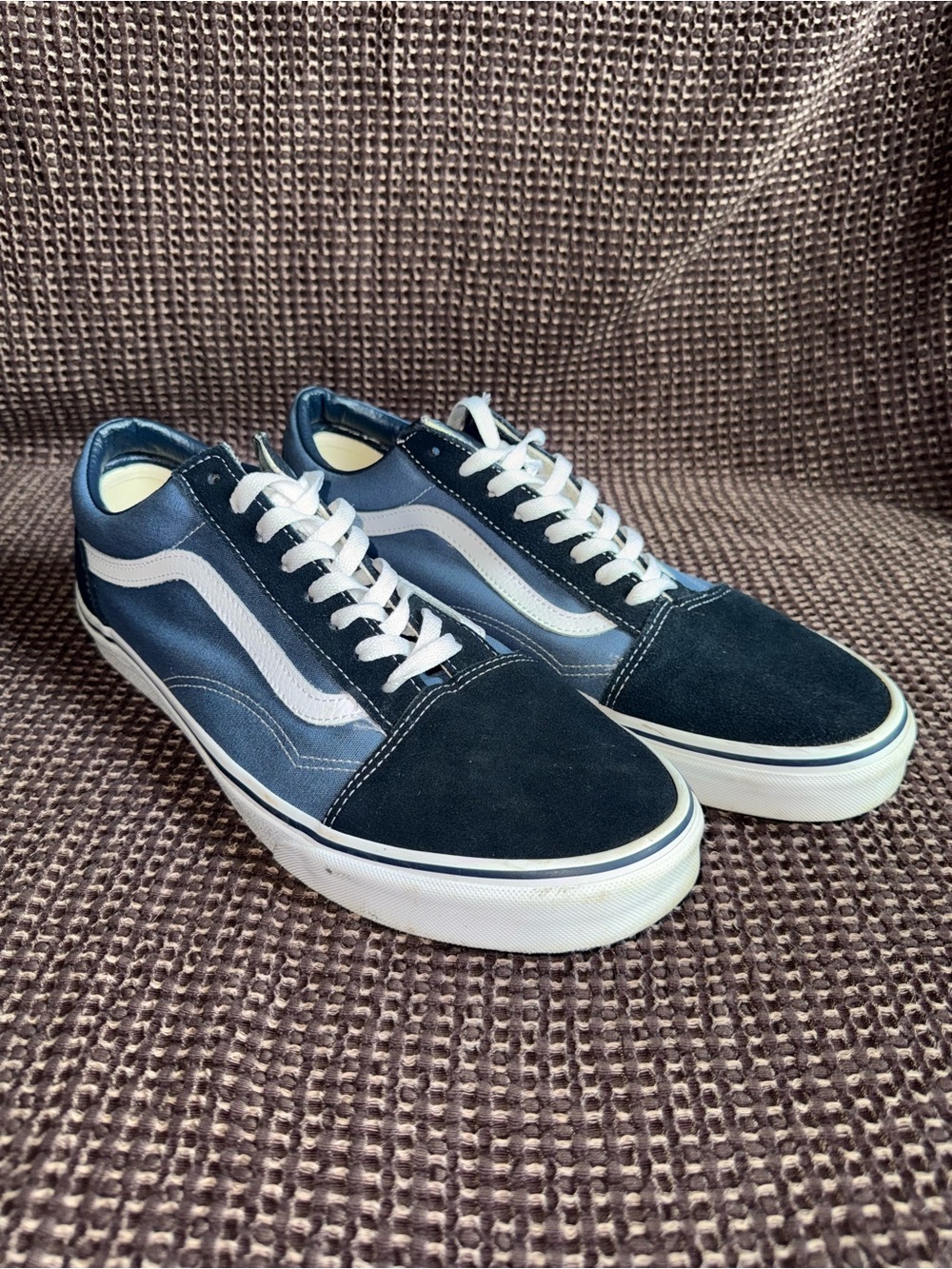 Vans Old Skool Men's Sneakers in Navy and White